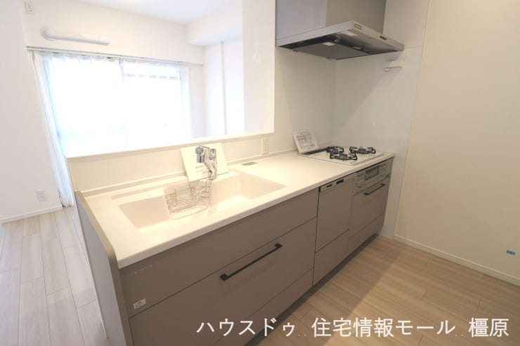 システムキッチンは今回新調しております。ご家族並んでお料理をお楽しみください