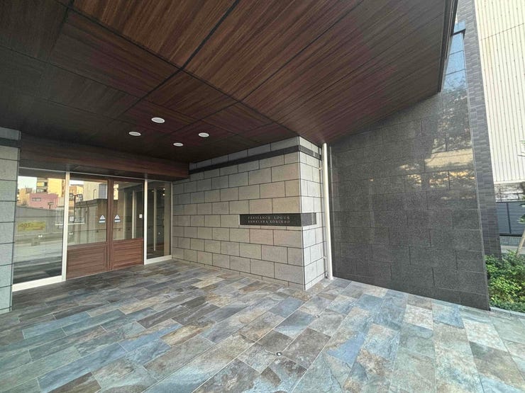 融雪が完備されたエントランスなので、雪の季節もストレスフリーで出入りできます。