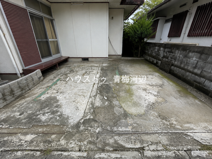 駐車場:並列で2台駐車することができます。お友達が来た時に入替不要なのはうれしいですね。