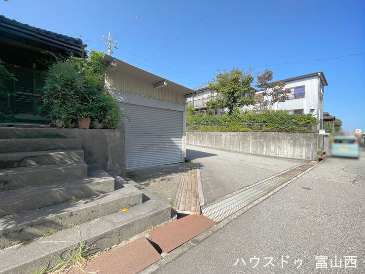 不動産購入で最も大切なのは資金計画です。
専門のスタッフがお客様に合わせて、無理のない資金計画をご提案し、後悔のない不動産購入のお手伝いをさせていただきます!