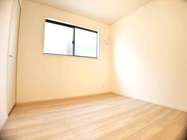 ◎納戸:2号棟(2/1撮影)
テレワークルームや居室としてもご利用可能な4.5帖納戸!ライフスタイルにあわせて用途が選べる、便利なスペースに。