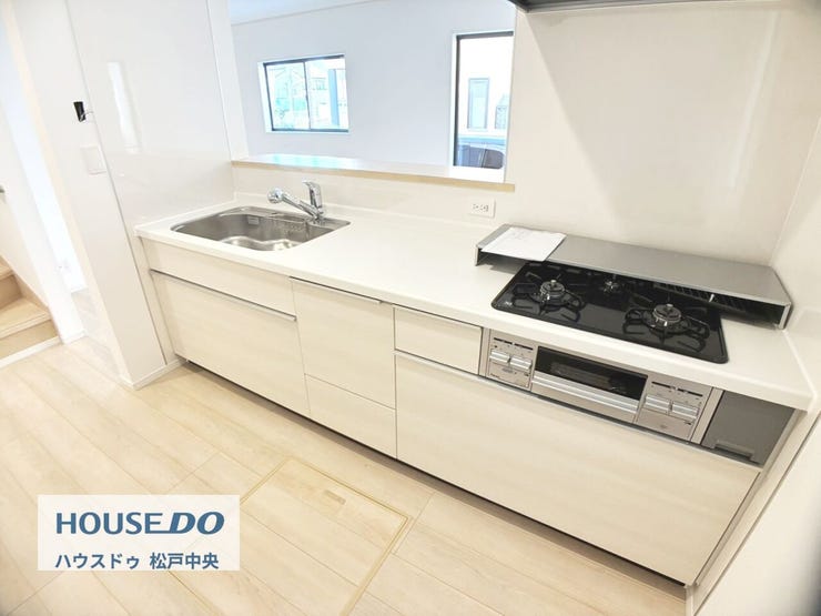 ◎キッチン:2号棟(2/1撮影)
ご家族と会話を楽しみながらお料理できる対面キッチン。お子様も喜んでお手伝いしてくれそうです!