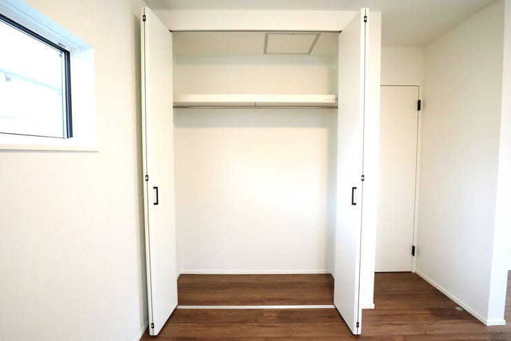 クローゼット 同仕様
全室収納付き♪
お部屋がスッキリ片付きますね♪