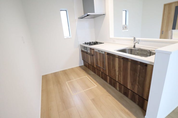 キッチン 同仕様
使い勝手の良いシステムキッチン♪
対面式で家族の様子を見守りながらお料理ができます♪