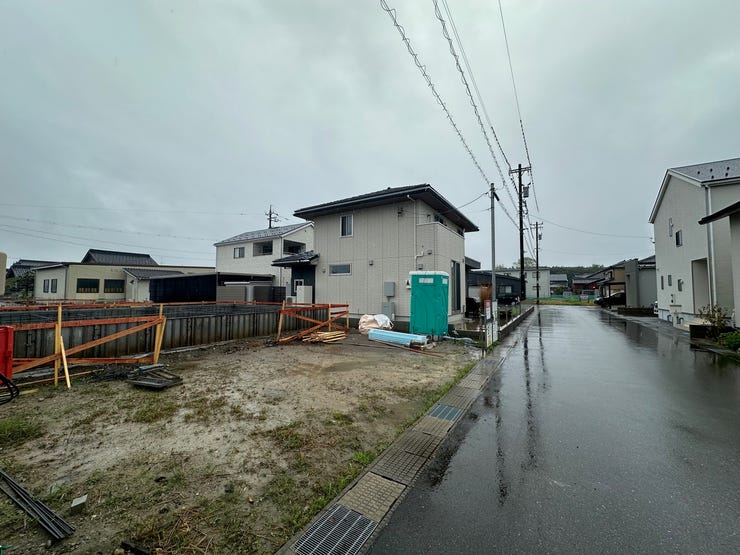 公園が近いので、週末に早起きして、お子さんと散歩や、家族でウォーキングに出かけるのもいいですね。