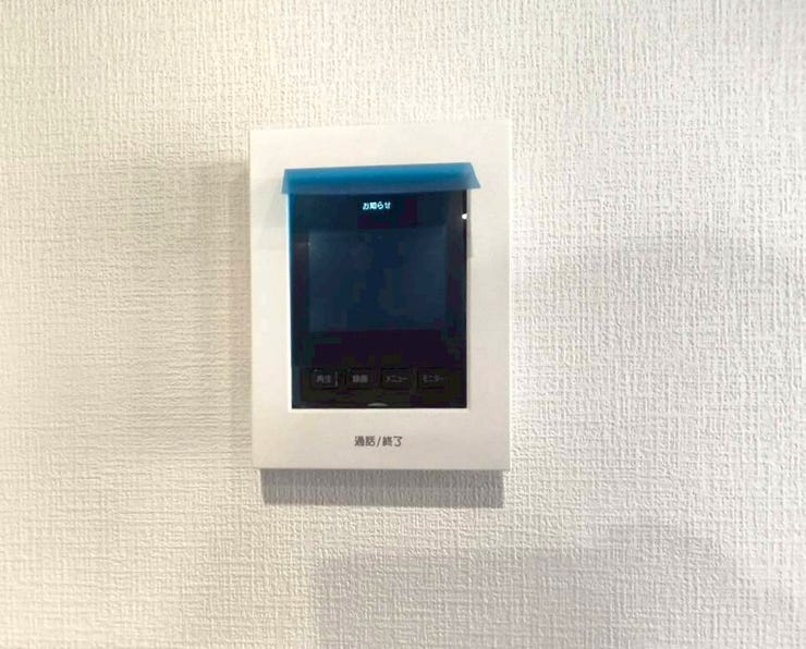 訪問者の顔が見える、防犯性の高いTVモニタ付きインターホンです