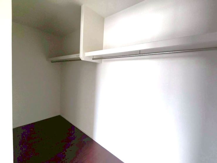 季節ものの衣類もまとめて収納できるため衣替えの手間が省けます