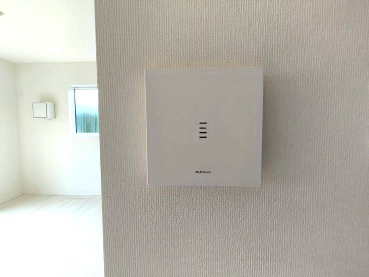 リビングから来訪者を確認できます