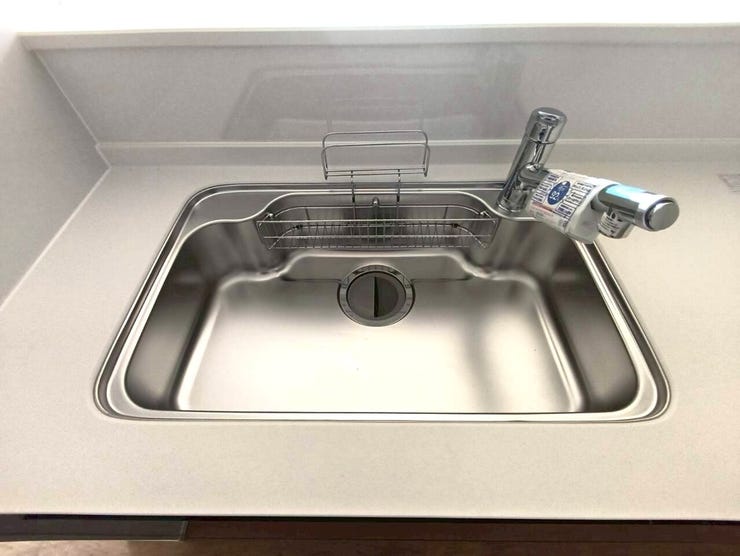 耐久性がよく、お手入れがしやすいステンレスのシンクです