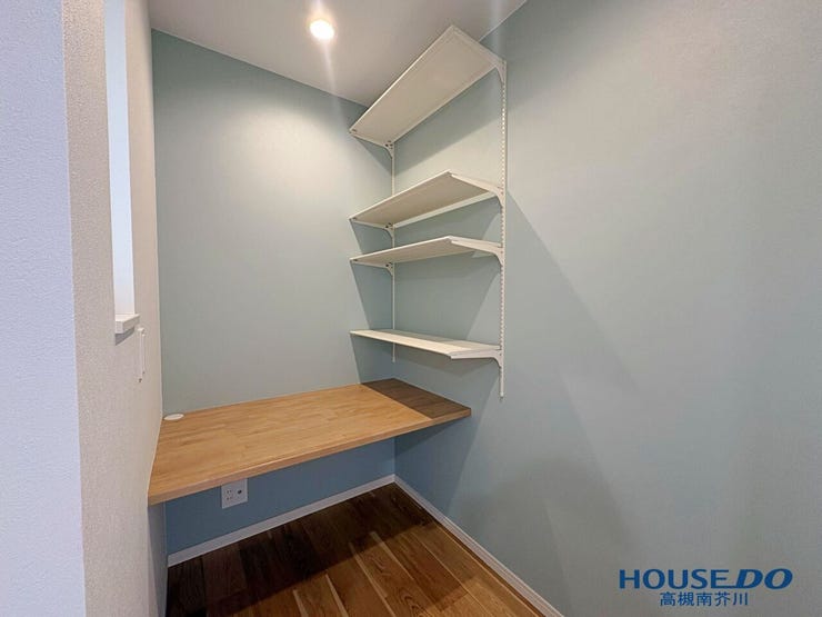 テレワークスペースいいですね。
作業がはかどりそうな気がします。