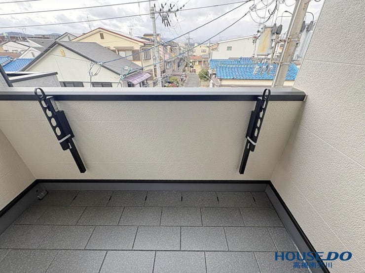 3階にもバルコニーあります。
沢山洗濯物干せますよ。