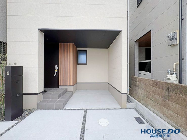 駐車1台。
自転車も置けますね。