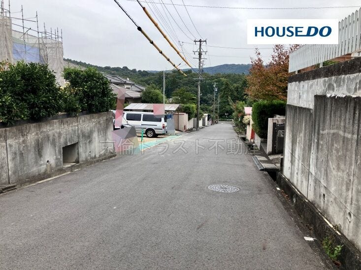 周辺は低層の住宅の多い落着い落ち着いた住環境です。