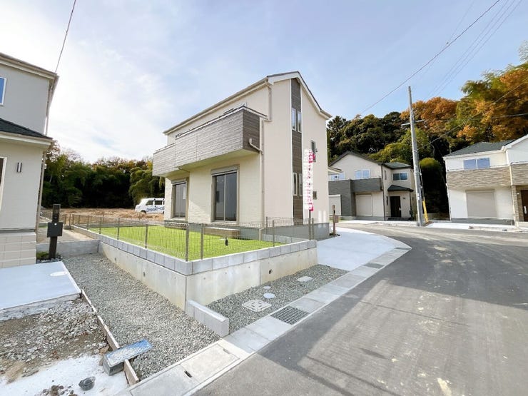 あたたかな陽が差し込む日当り良好の立地です。