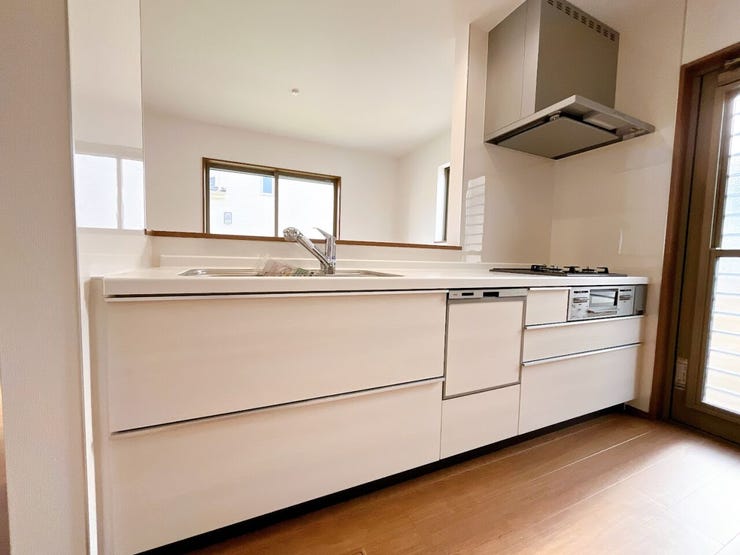 3口コンロなので同時に調理ができ、お料理もはかどります。