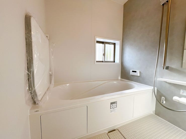 浴室暖房乾燥機能付き。
雨の日のお洗濯も安心です♪