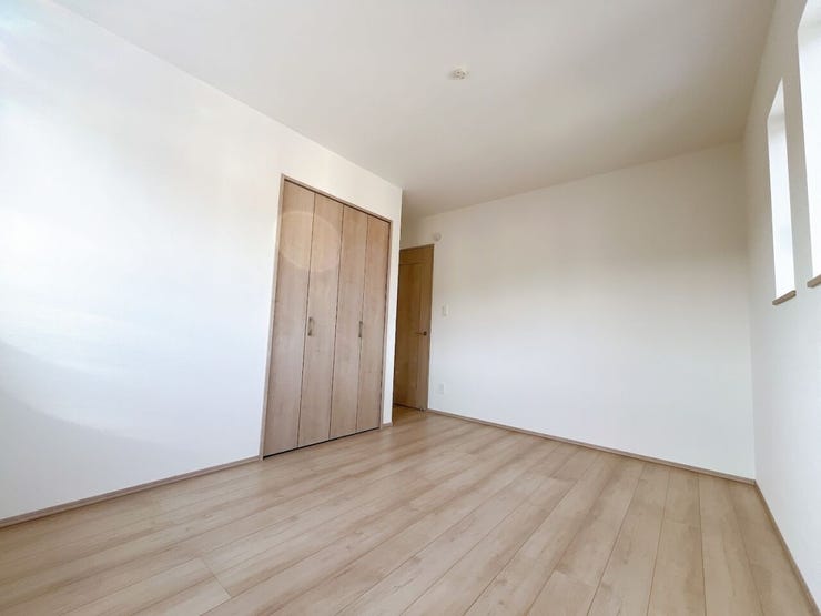 ご家族揃ってお休みいただける、広々としたお部屋です。