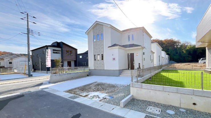 静かで落ち着いた閑静な住宅地です。
子育て世代の生活環境としても最適です◎