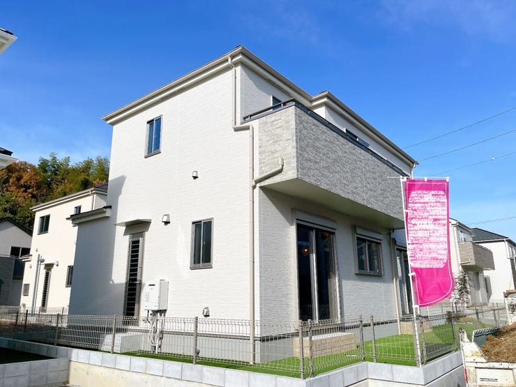 スーパーやコンビニ、幼保・小学校など生活利便施設が充実した立地です。