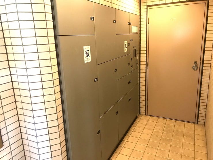 宅配BOX付きなので、不在時でも荷物の受け取りが簡単にでき、大変に便利です!