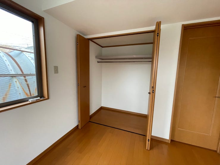 クローゼット
全居室収納付き♪
お部屋がスッキリとお使いいただけます♪