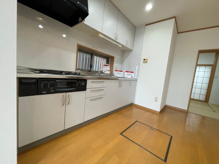 キッチン
使い勝手の良いカウンターシステムキッチン♪
家事がはかどりそうです♪