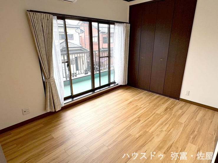 南側に面した明るい洋室♪