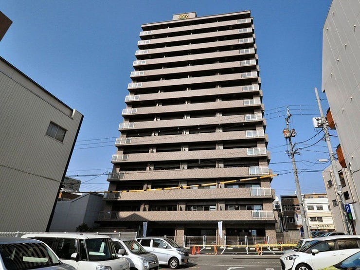 外観を南東側より撮影