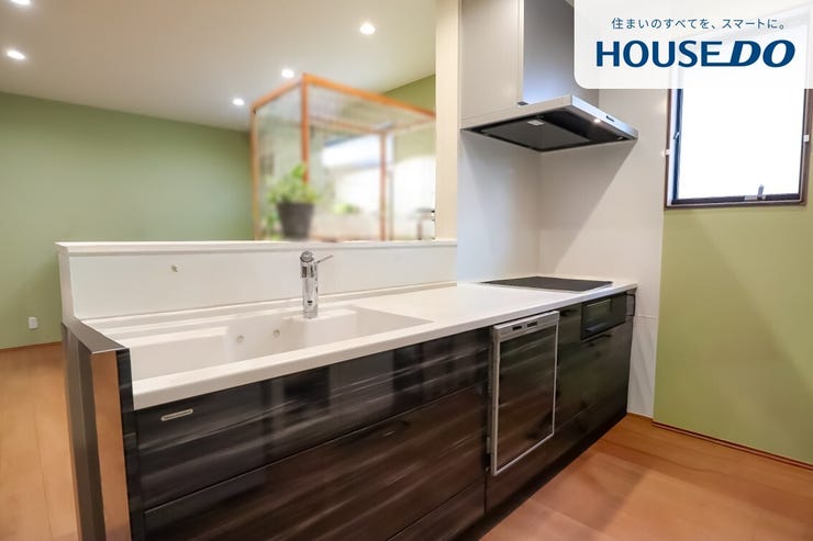 家事をしながらもお子様が遊んだり、食事をするのを見守れます。家族との会話もしやすいのでコミュニケーションがふえますね。