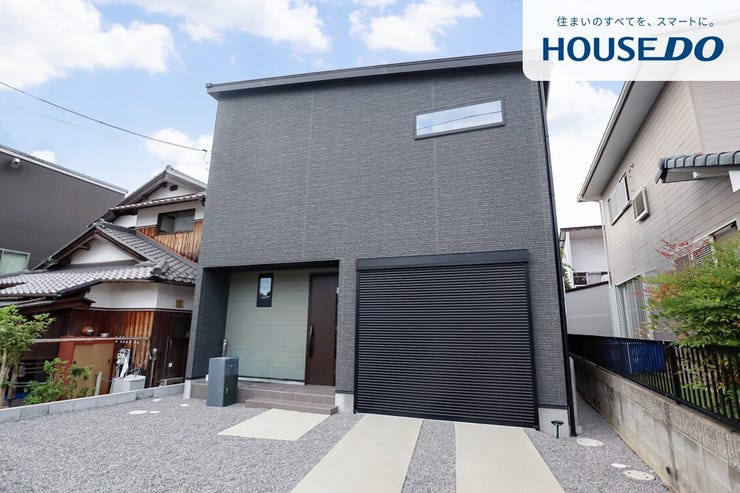 【外観】
ビルドインガレージあり!
スタイリッシュな外観。