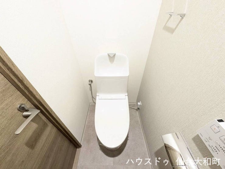 【温水シャワー付きトイレ】