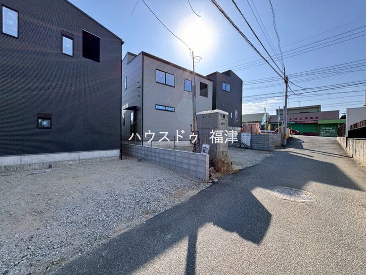 全3棟販売中!
今ならお好きな外観、間取りからお選びいただけます♪
《古賀市花見東1丁目 新築戸建て》