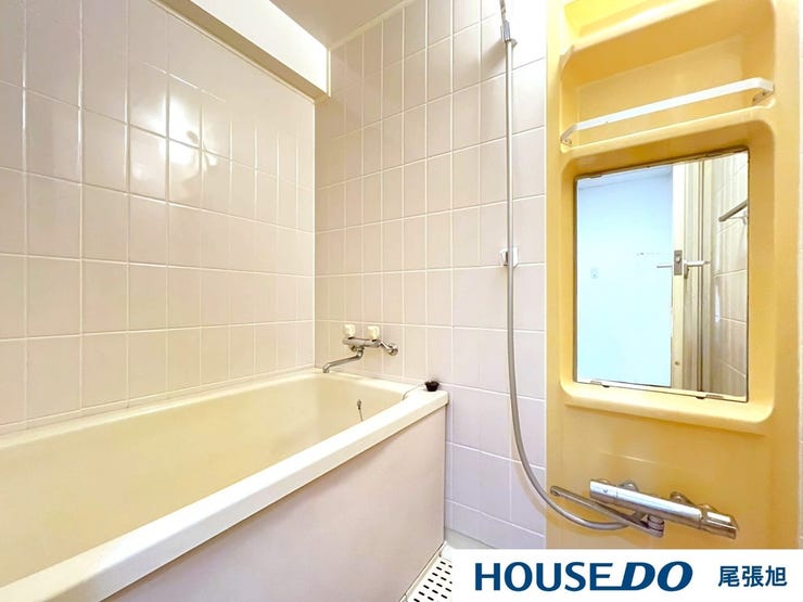 【浴室】癒しの空間、浴室で心も体もリフレッシュ。広々としたスペースで、ゆったりとしたバスタイムを楽しめます。毎日の疲れを癒す至福の時間を提供します。毎日帰るたびに、心地よいひとときを。