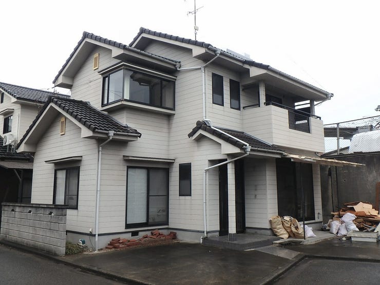 【外観】
外観を南西側より撮影 2025.10.22 雨天時