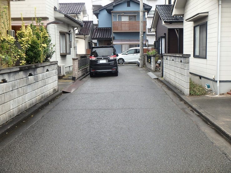 西側道路 2025.10.22 雨天時
