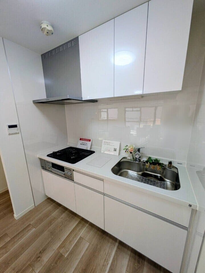 ◆ハウステック製のシステムキッチンに新品交換