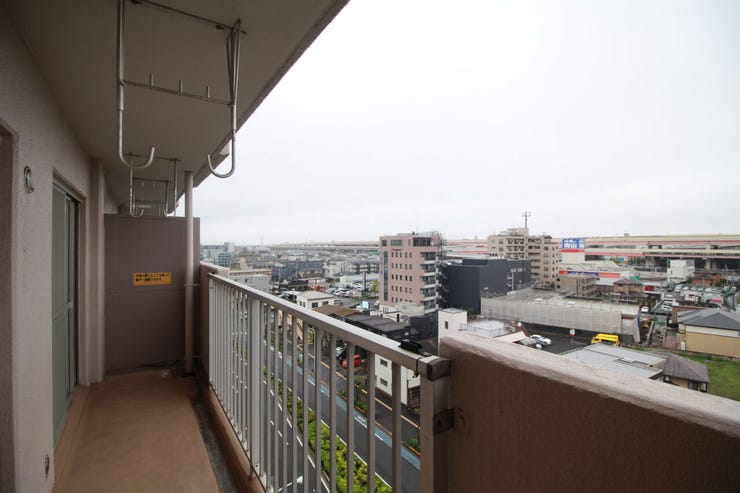 お布団もラクラク干せて快適な広々バルコニーです♪