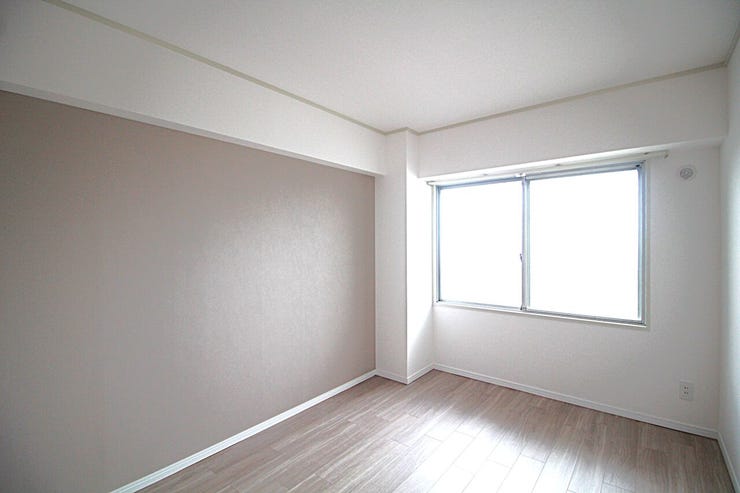 飽きがこないシンプルな内装はおしゃれのポイントです。