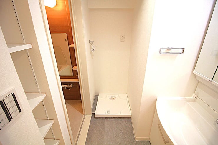 広々とした洗面所!水回りが一か所に固められているため、家事動線も良好です♪