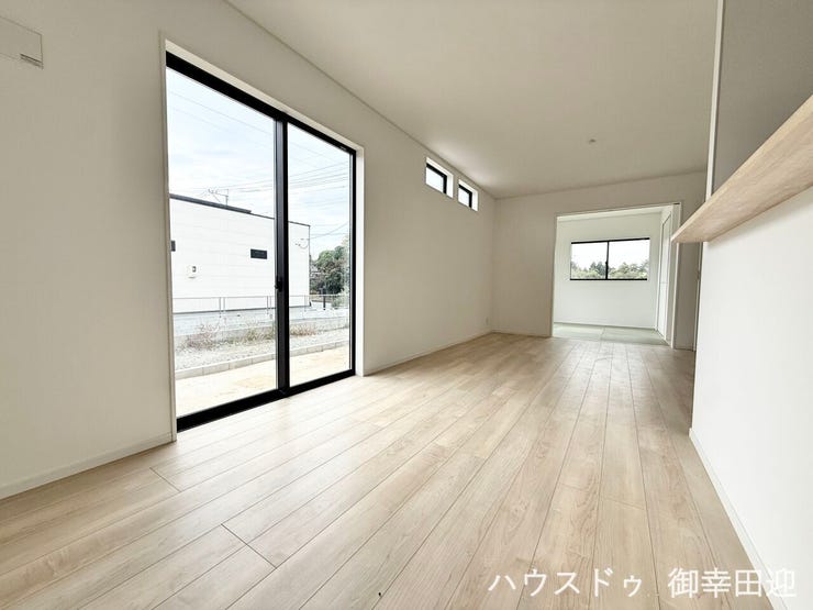 ■□■安らぎと笑顔の中心地■□■陽光が優しく降り注ぎ、会話が自然と弾む。ここでは、毎日が特別な時間へと変わります。