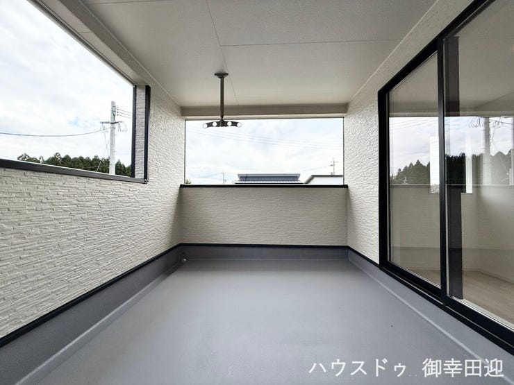 ■□■空の下の開放的な特等席■□■日光浴や読書、外の空気を感じながらリフレッシュ。暮らしを豊かにする、もう一つの心地よい空間です。