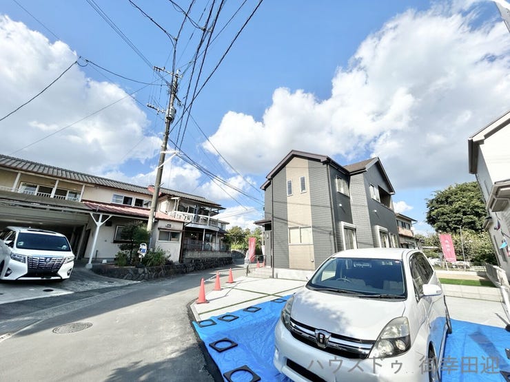 ■□■前面道路■□■
交通量が少なく、舗装されて落ち着いた雰囲気です♪