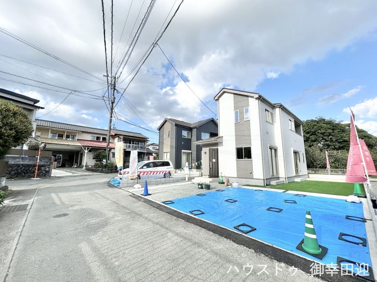 ■□■前面道路■□■
交通量が少なく、舗装されて落ち着いた雰囲気です♪