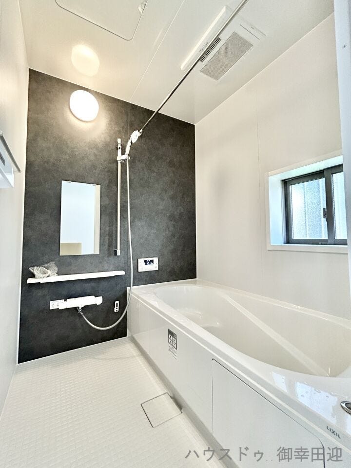 ■□■一日の疲れを癒す浴室■□■
浴室リモコンと換気乾燥暖房機付きです♪