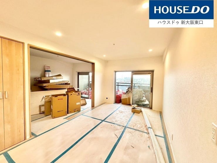 13条以上のLDK!
南向きのバルコニーで明るく陽当たり良好!
奥は、5.5帖の洋室です。