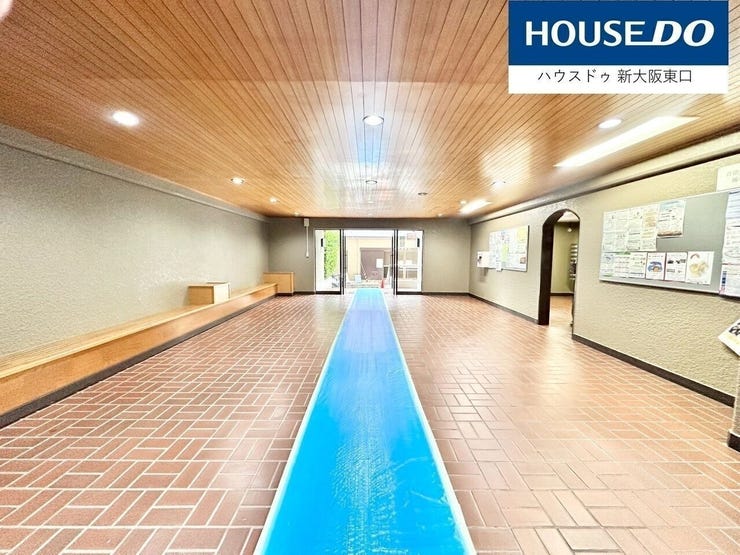 広くて明るいエントランスです。