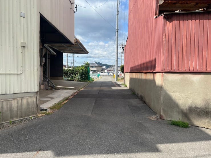小学校まで徒歩9分!お子様の通学も安心の距離です。