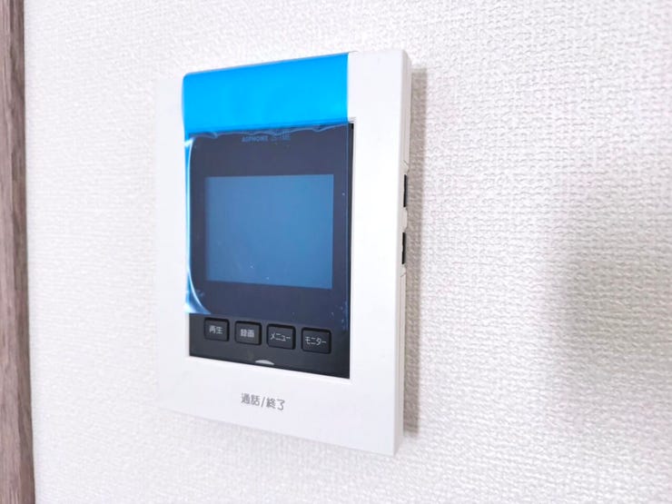 ◎モニター付きインターフォン:2-C号棟(2/20撮影)
モニター付きなので知らない人が来た場合には、直接顔を会わせなくてもインターホン越しに話をすることもできるので安心です。