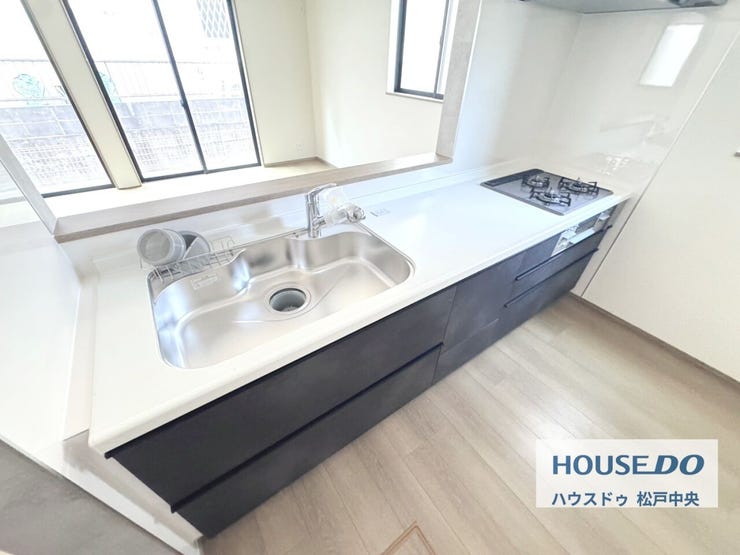 ◎キッチン:2-C号棟(2/20撮影)
ご家族と会話を楽しみながらお料理できる対面キッチン!ご家族との絆も深まりそうです!