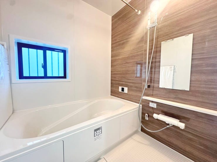 ◎浴室:2-D号棟(2/6撮影)
日々の疲れをリセットしてくれそうな1坪タイプの広々浴室!明日からもがんばれそうです!